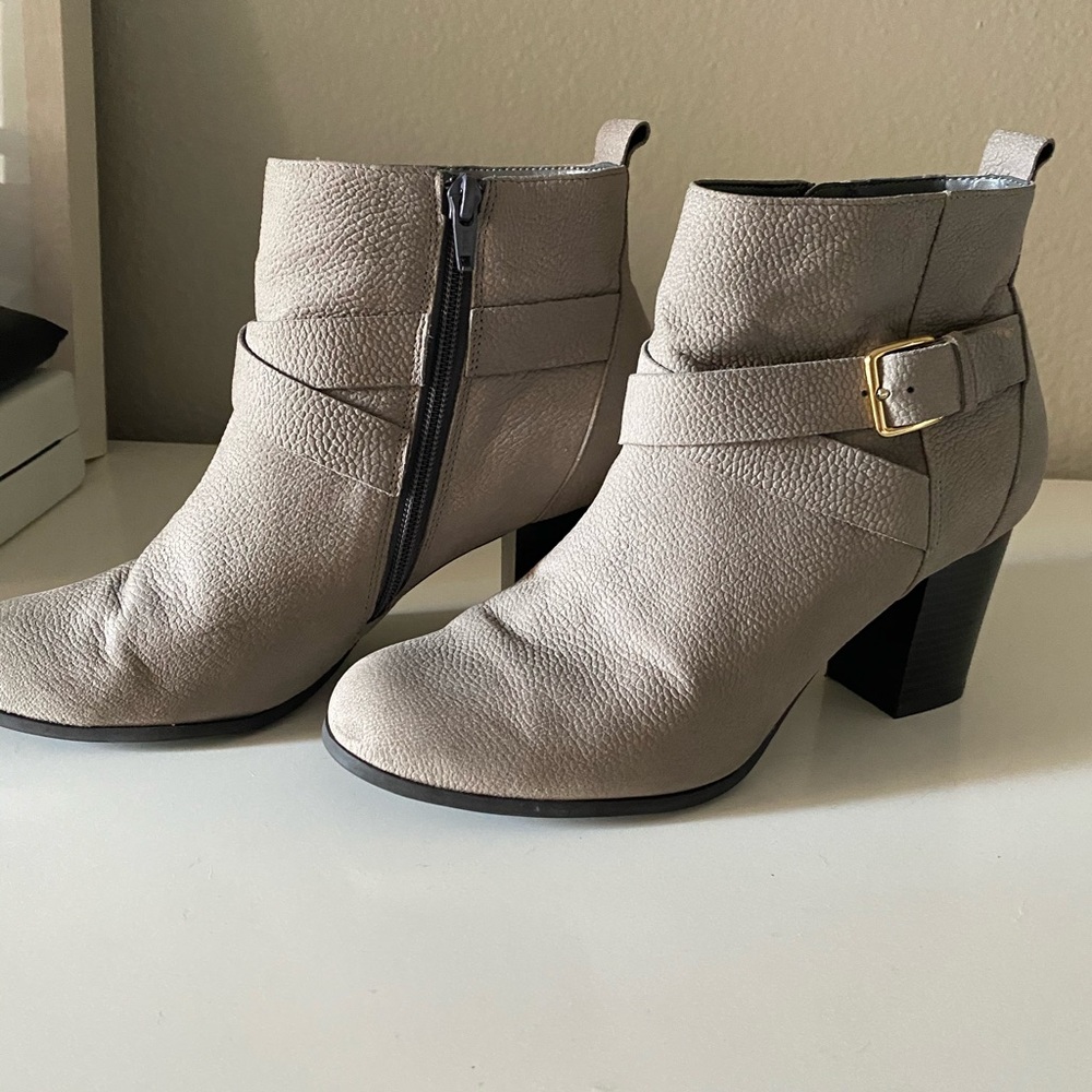Cole Haan Grand Os Grey Boots size 8.5